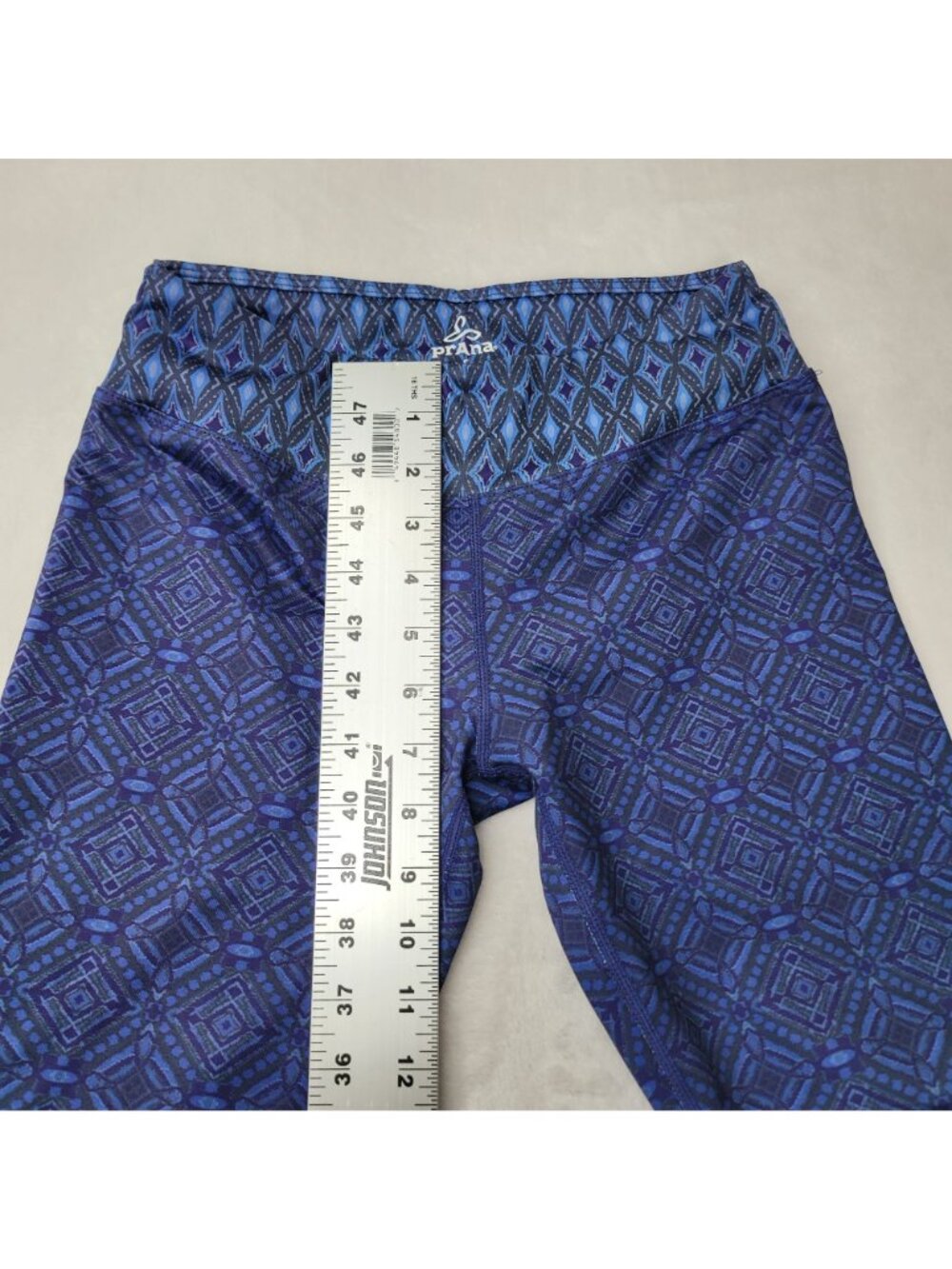 prAna Women’s Blue Geometric Pattern Capri Leggings Size S Made in USA - Picture 5 of 10